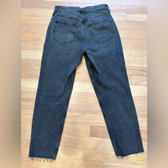 Hollister Black Denim High Rise Mom Jeans size 26 - Picture 2 of 3